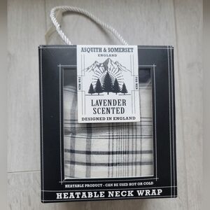 Lavender Scented Heatable Neck Wrap - Black and White